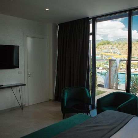 Equos Resort Hotel Tirana Buitenkant foto