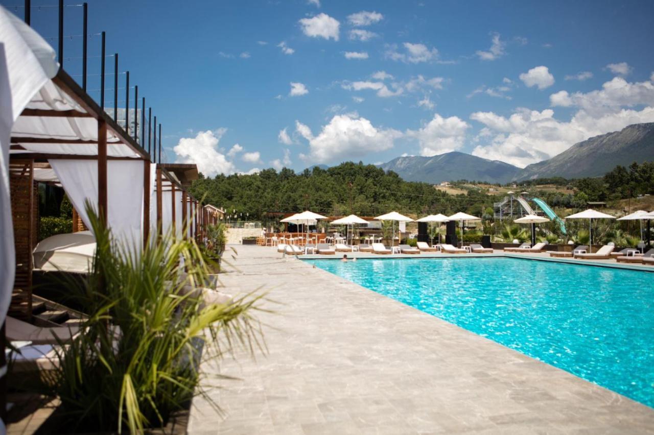 Equos Resort Hotel Tirana Buitenkant foto