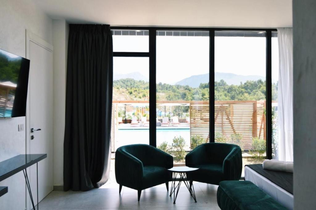 Equos Resort Hotel Tirana Buitenkant foto