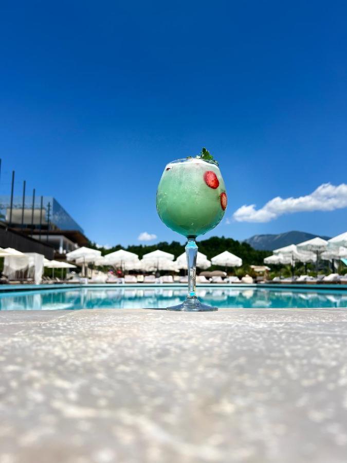 Equos Resort Hotel Tirana Buitenkant foto