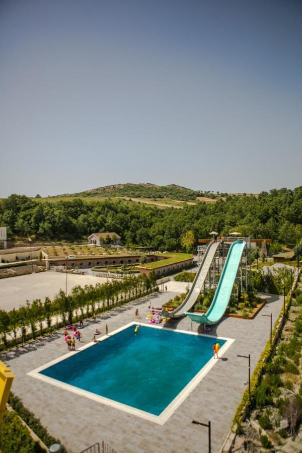 Equos Resort Hotel Tirana Buitenkant foto